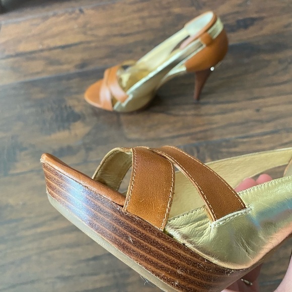 Michael by Michael Kors Women's Heels, Camel with Gold accents, Size 6M - Picture 9 of 13